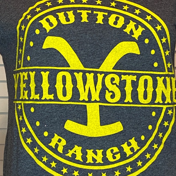 Yellowstone Dutton Ranch TV Series Charcoal Yellow Tee Shirt T-Shirt Size Small - Picture 2 of 5